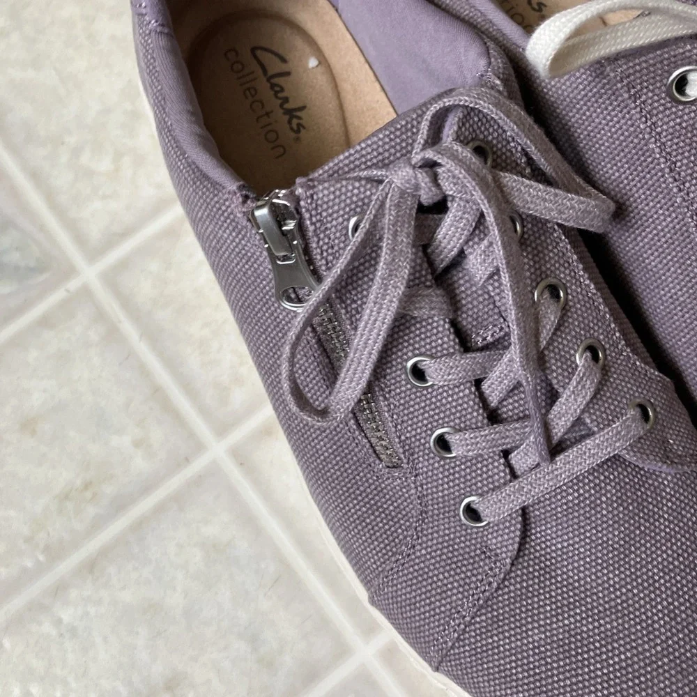 Clarks Caroline Echo Womens 9.5M Lilac Canvas Zip Lace Sneakers‎ New